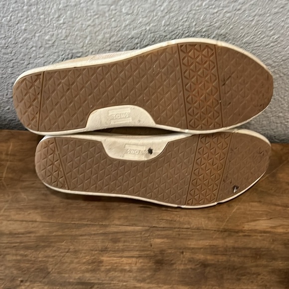 Tom’s size 11 Cabrillo sneakers tan - Picture 7 of 8